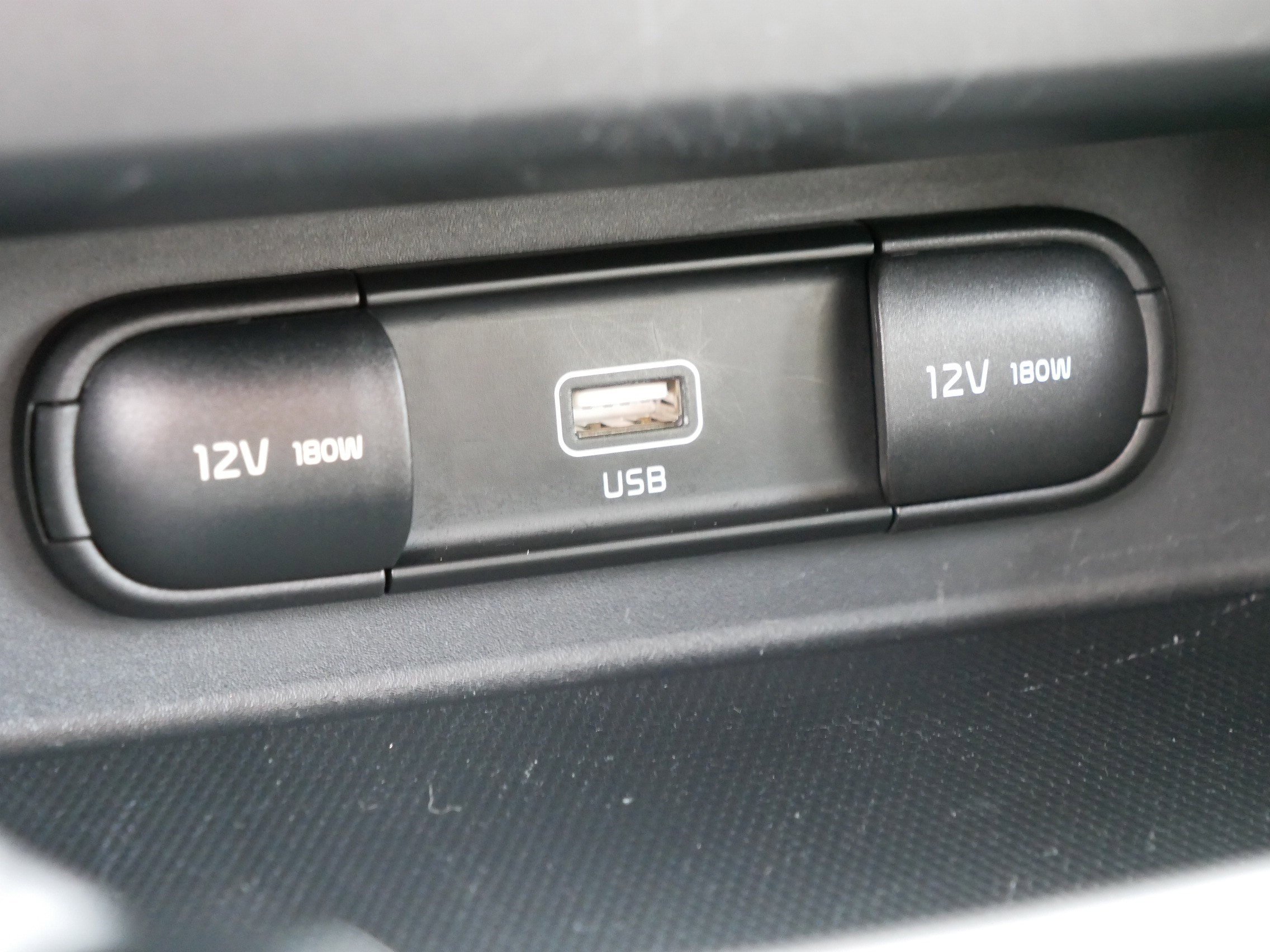2023 Kia Seltos LX photo 32