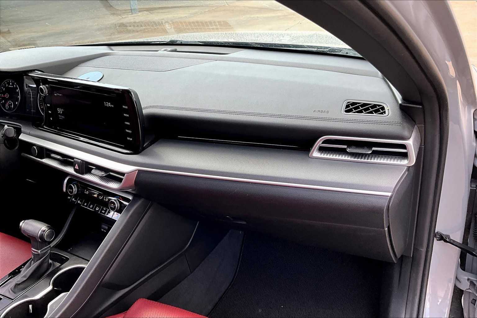 2022 Kia K5 GT-Line photo 17