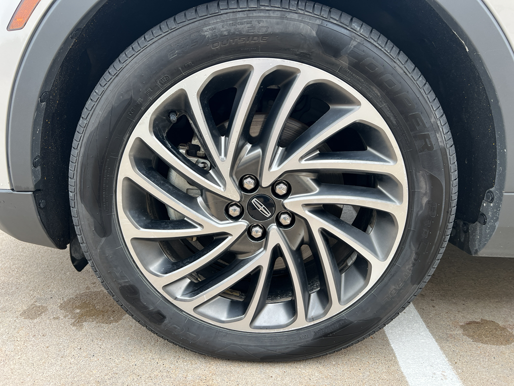 2019 Lincoln Nautilus Reserve photo 6