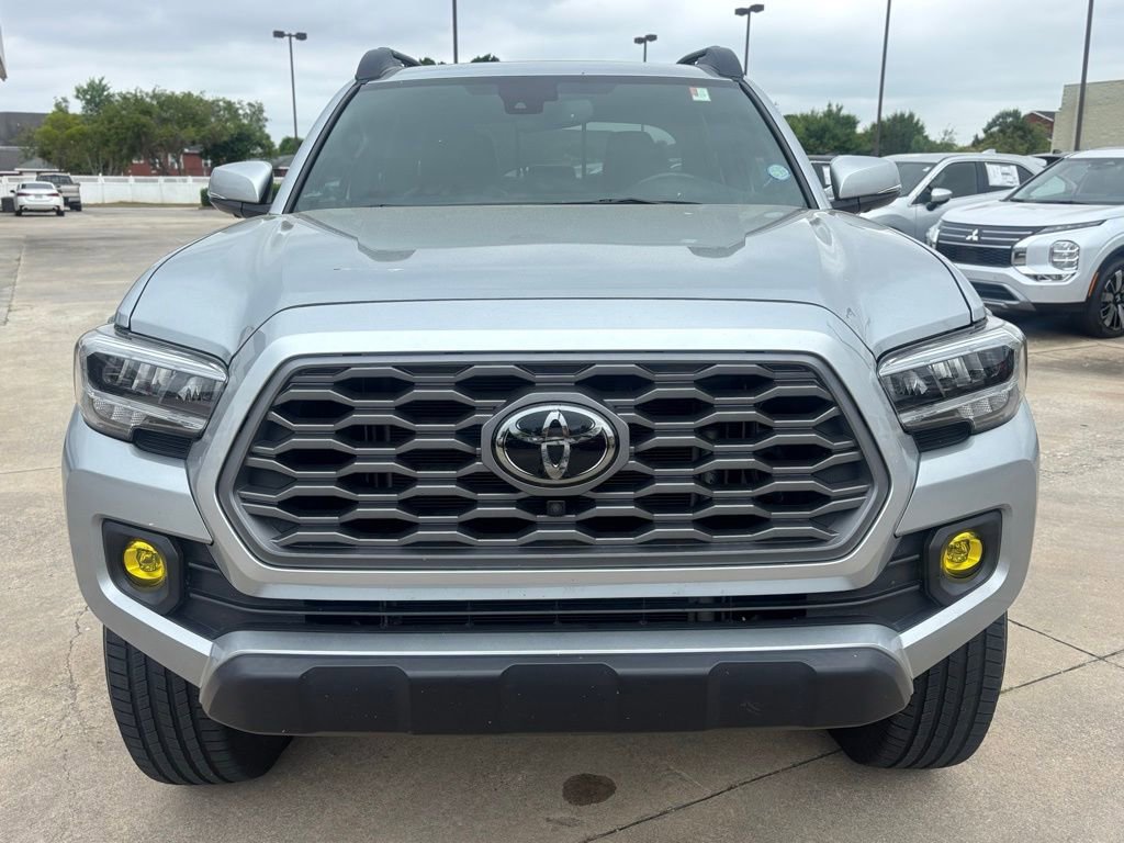 2023 Toyota Tacoma TRD Off-Road photo 2