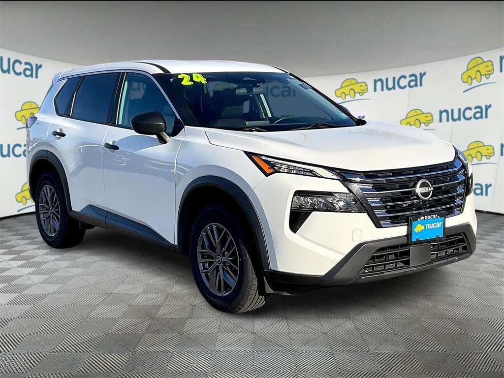2024 Nissan Rogue S's photo
