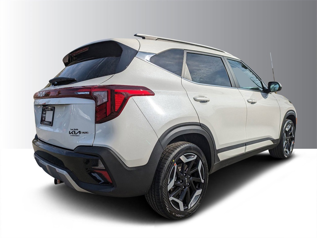 2024 Kia Seltos SX photo 3