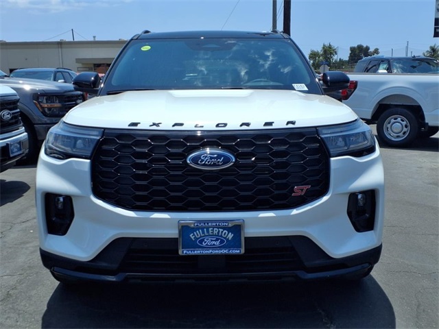 2025 Ford Explorer ST photo 2
