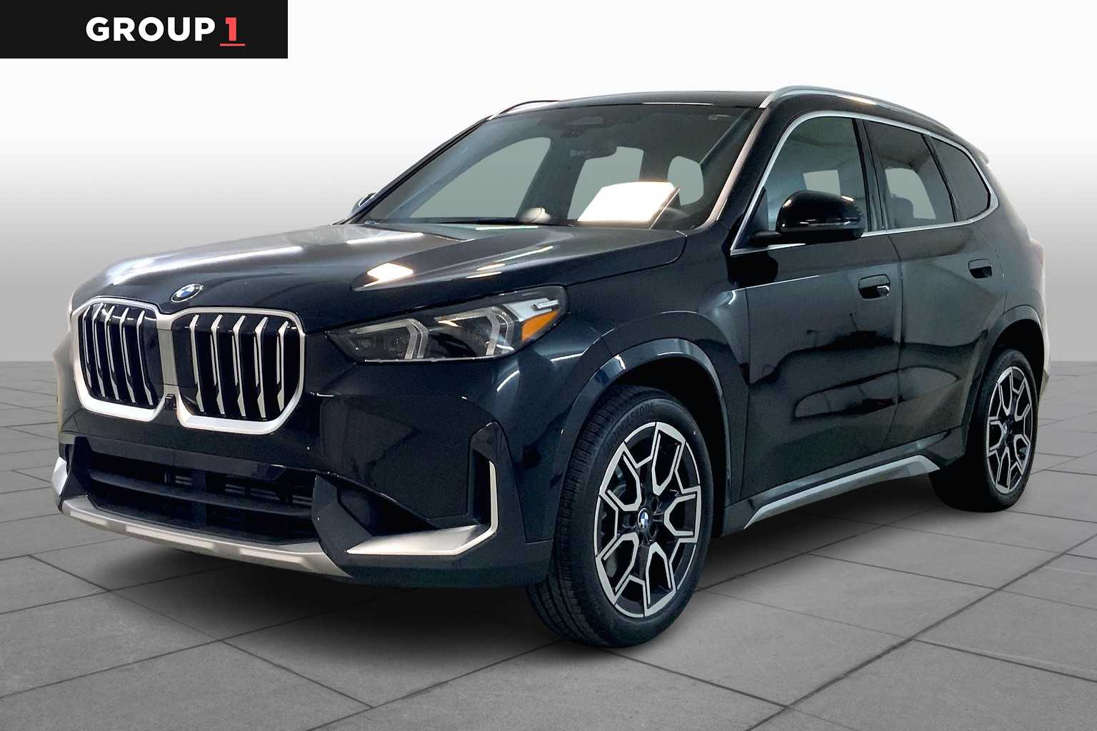 2025 BMW X1 28i's photo