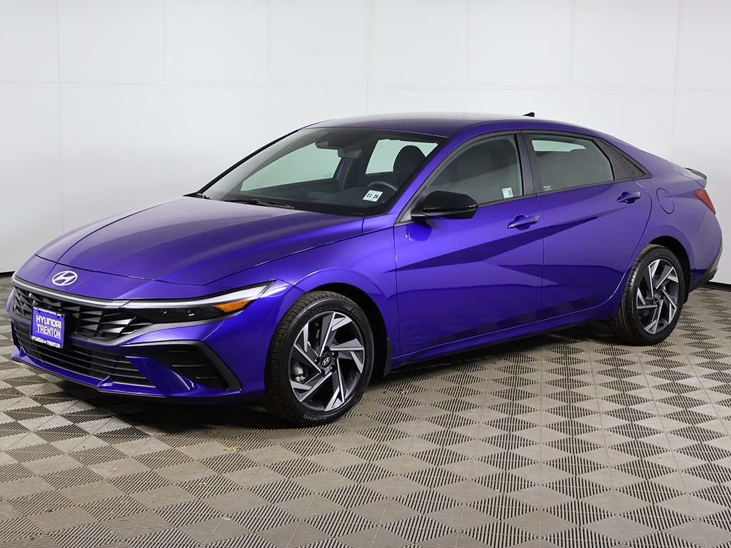 2025 Hyundai Elantra SEL Sport photo 4