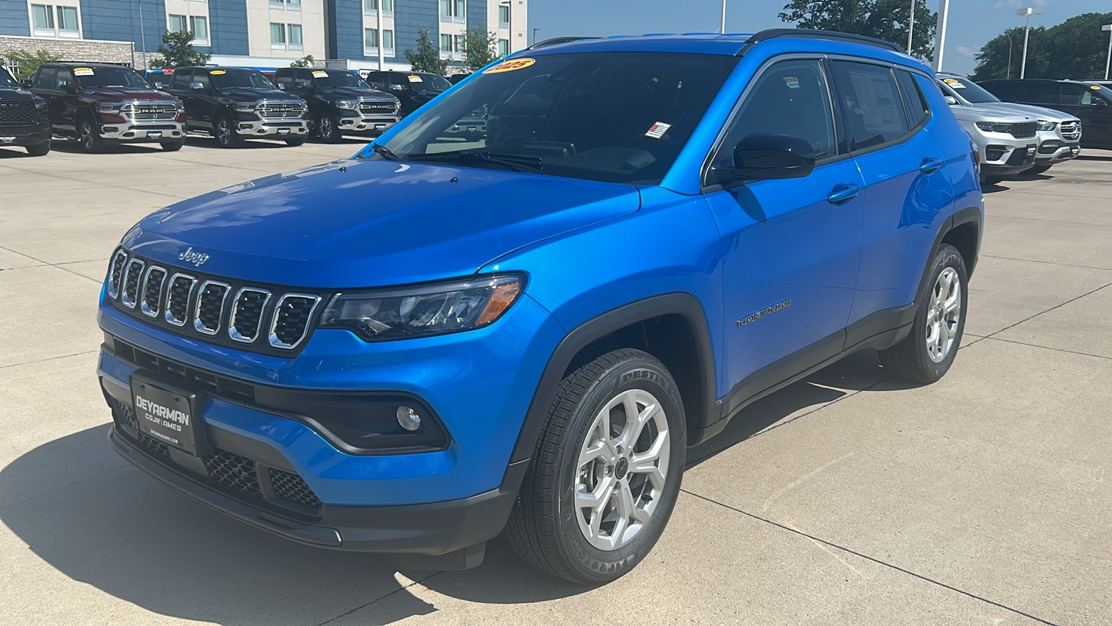 2025 Jeep Compass Latitude photo 8