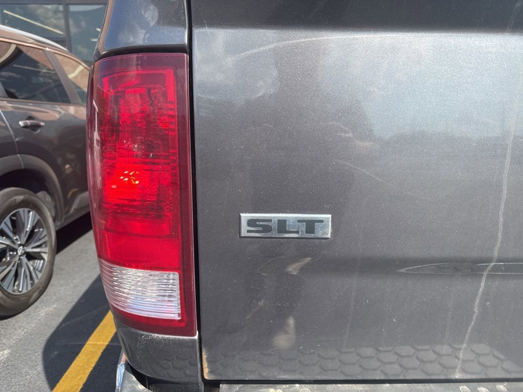 2016 Ram 1500 SLT photo 8