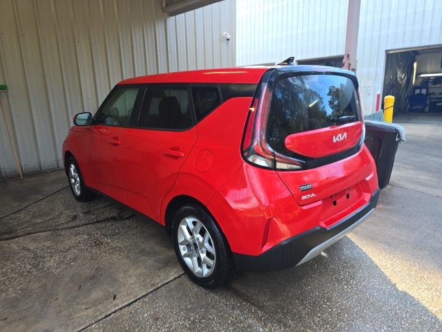 2023 Kia Soul LX photo 3
