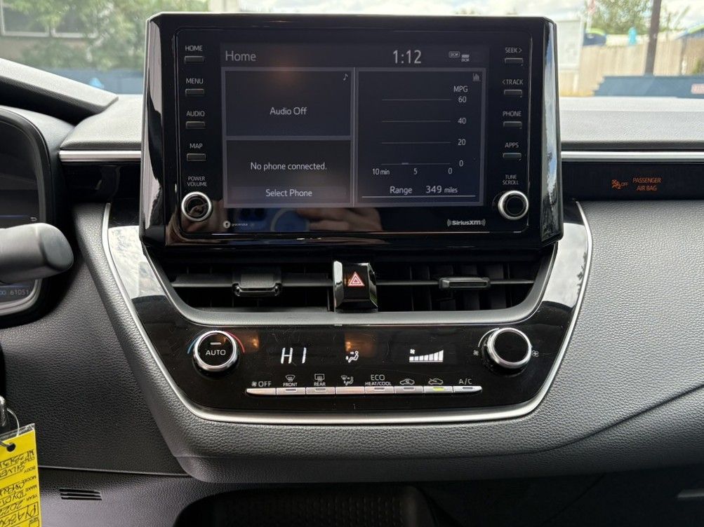 2022 Toyota Corolla LE photo 17