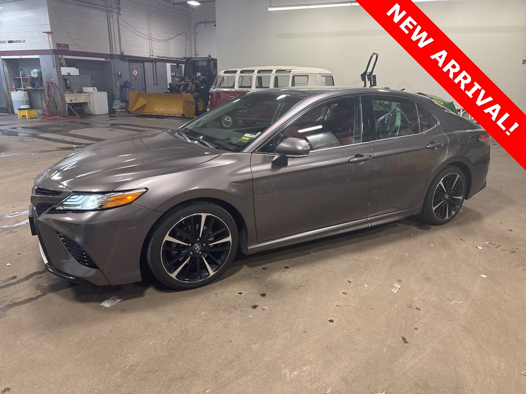 2018 Toyota Camry XSE's photo