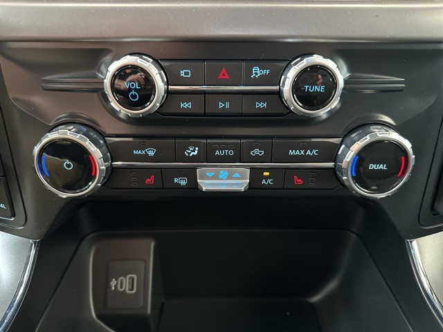 2025 Ford F-150 XLT photo 25