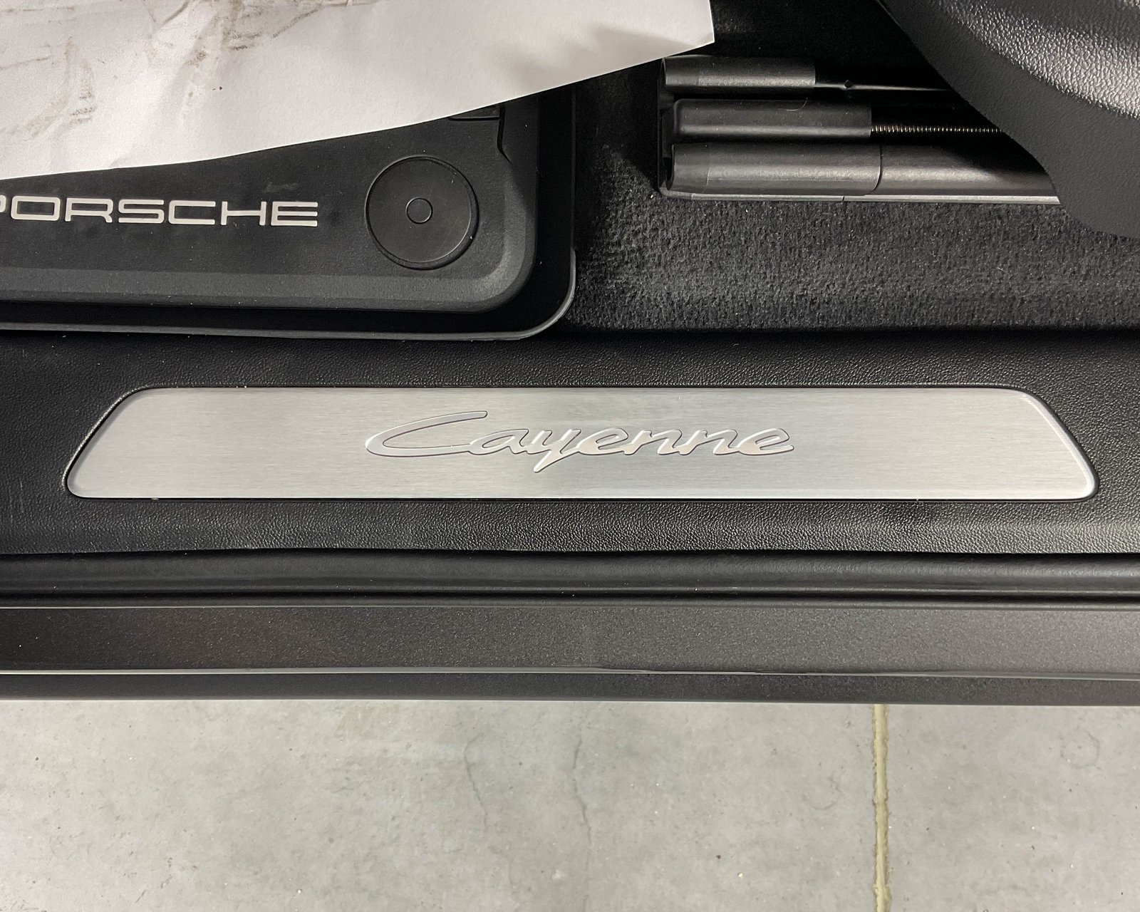 2024 Porsche Cayenne photo 14