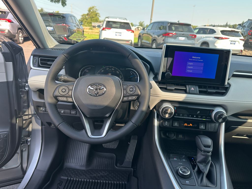 2025 Toyota RAV4 Hybrid XLE photo 13
