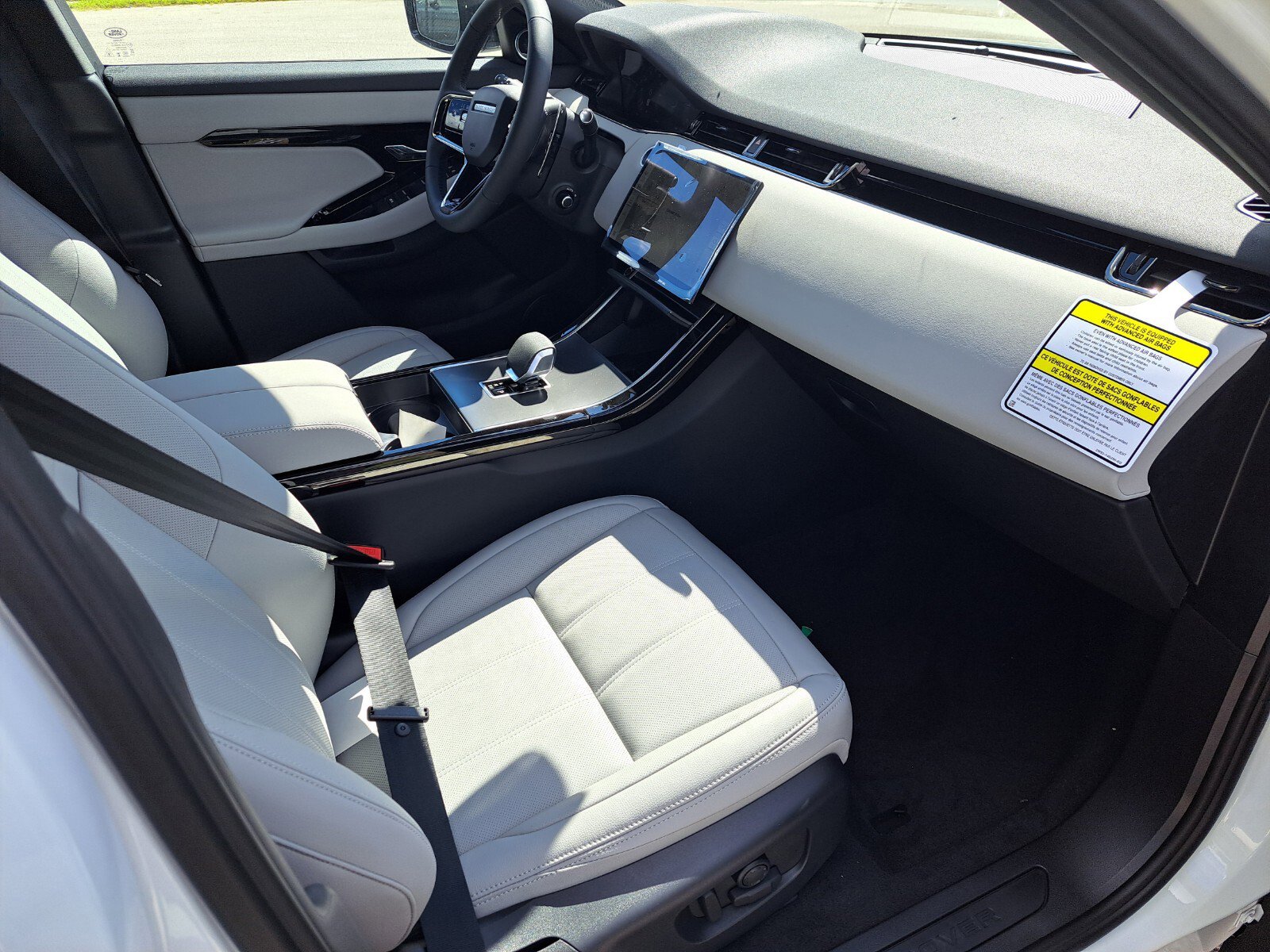 2026 Land Rover Range Rover Evoque S photo 3