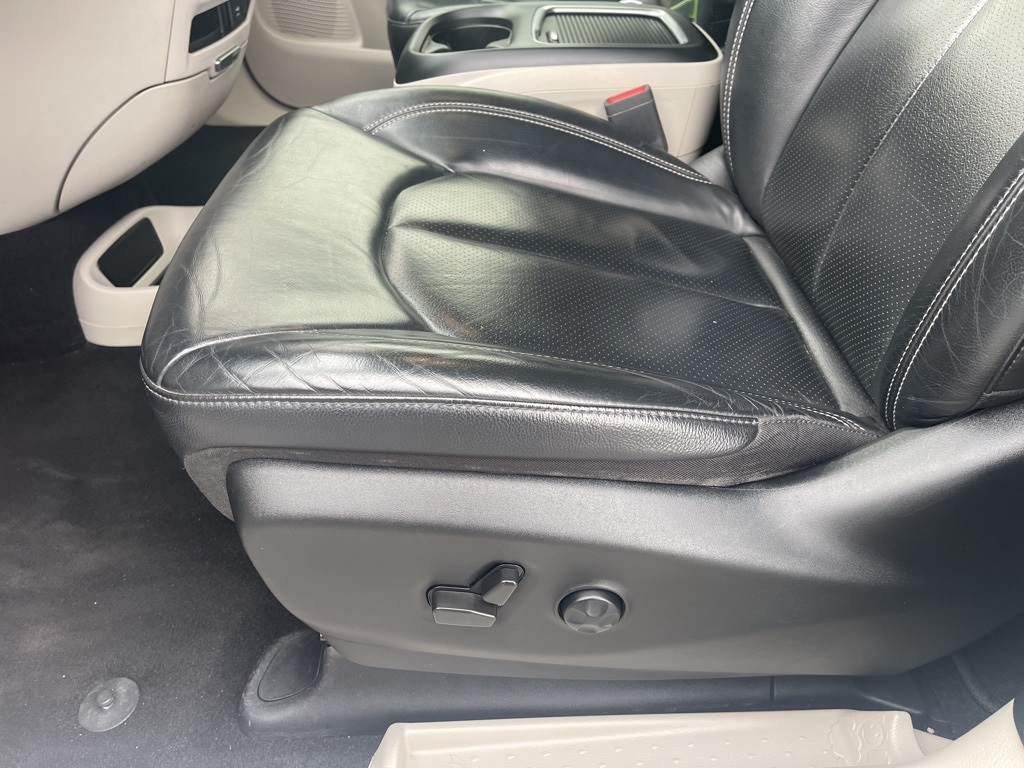 2022 Chrysler Pacifica Touring L photo 29