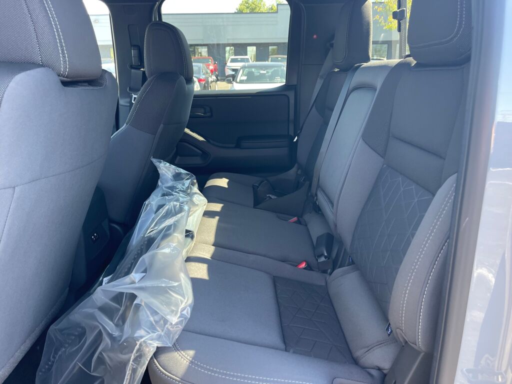 2026 Nissan Frontier Crew Cab SV photo 14
