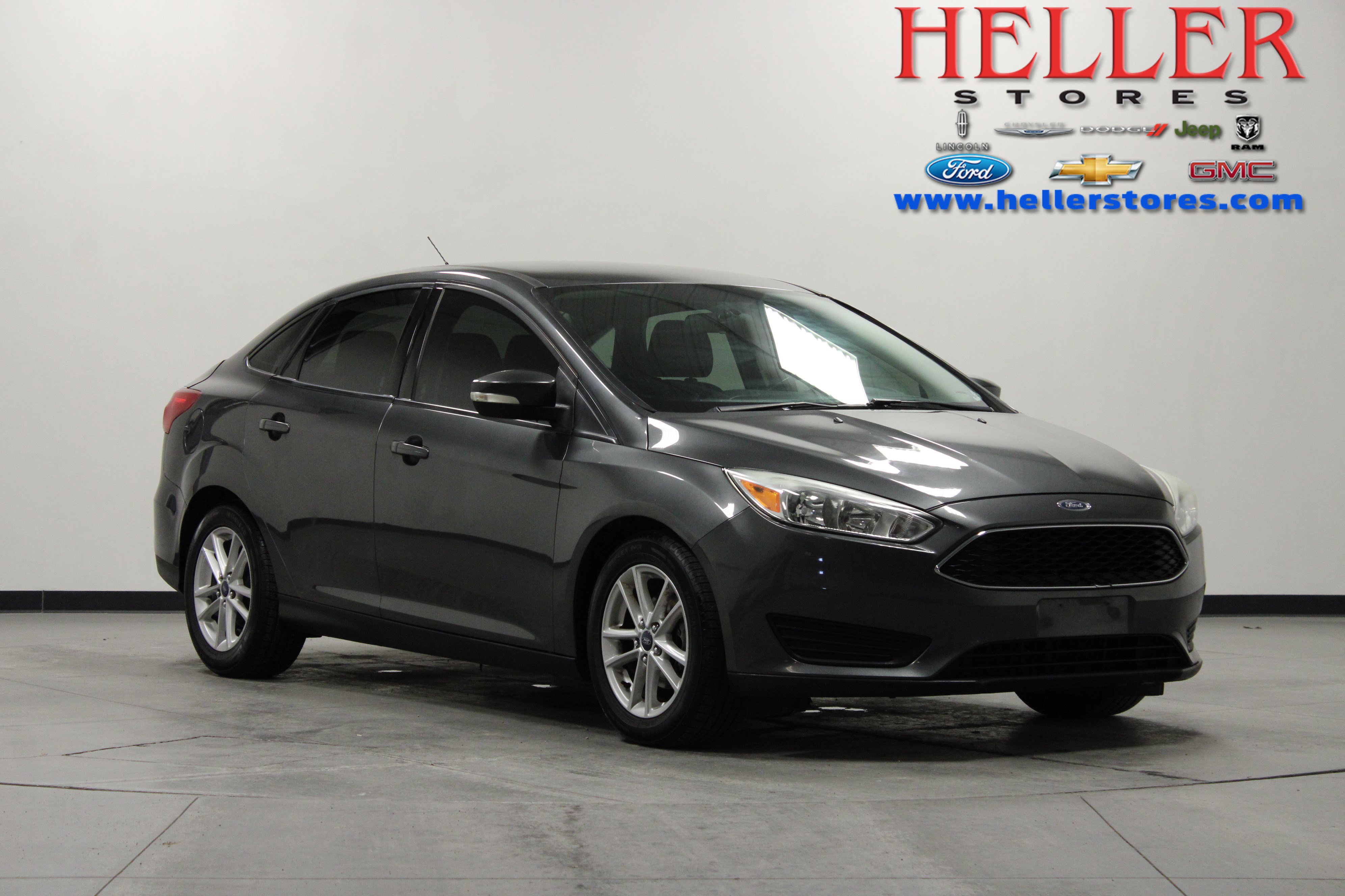 2016 Ford Focus SE's photo