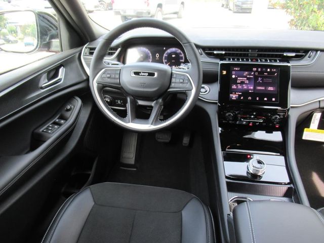 2025 Jeep Grand Cherokee Altitude X photo 12