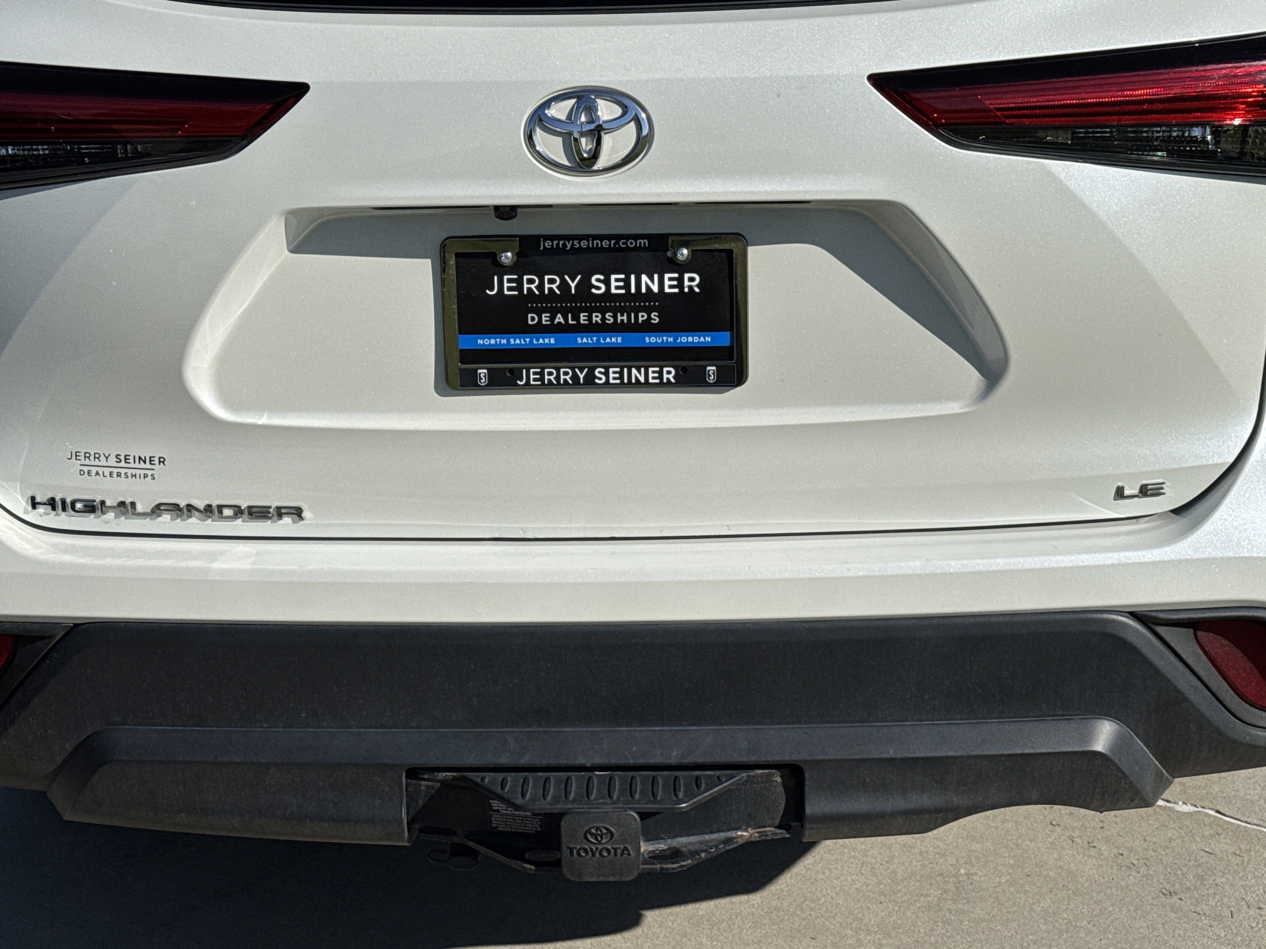 2021 Toyota Highlander LE photo 5