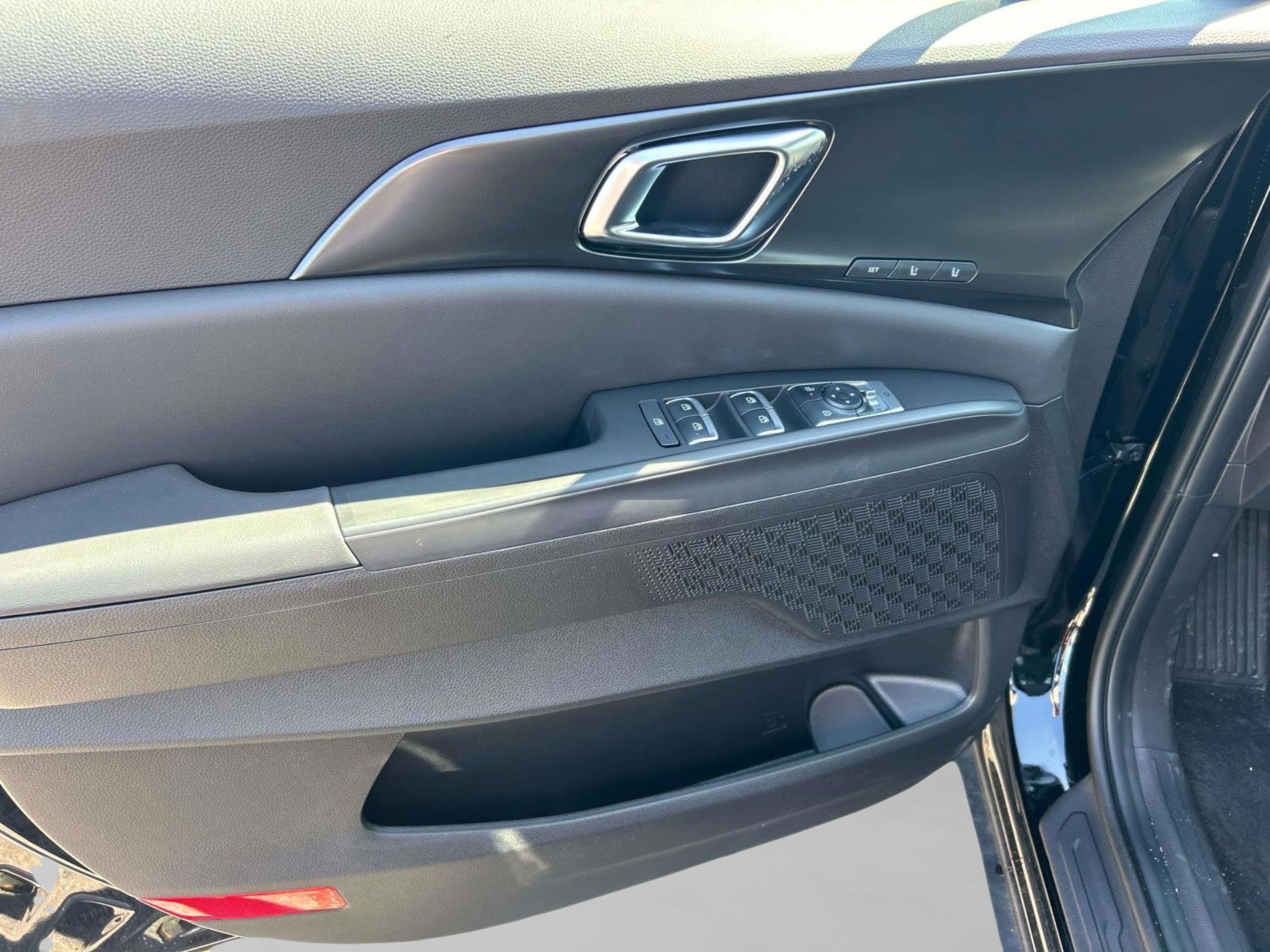 2026 Kia Carnival SX photo 23