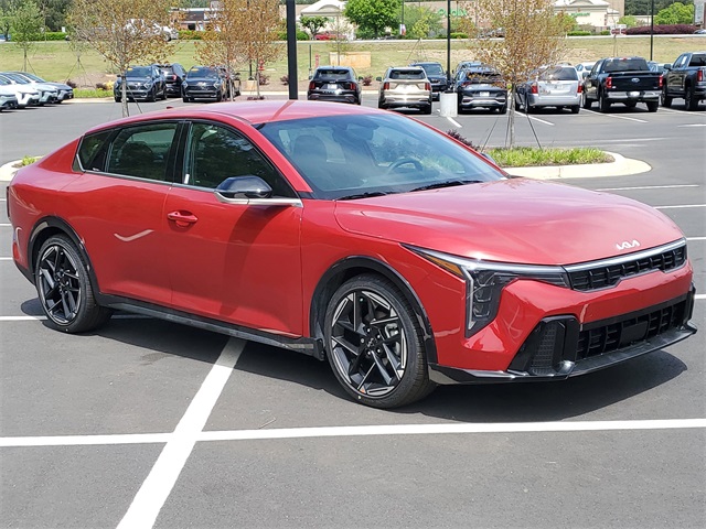 2025 Kia K4 GT-Line photo 3