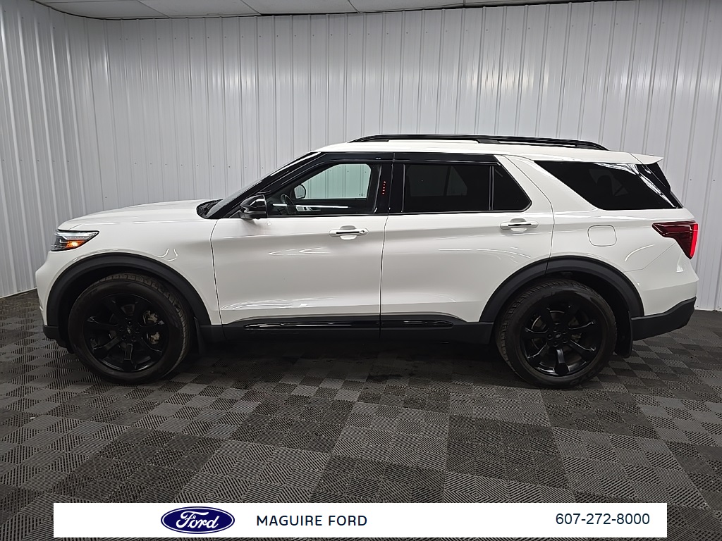 2020 Ford Explorer ST photo 5