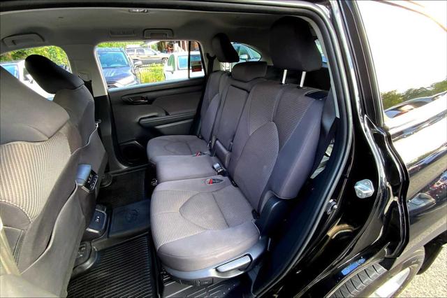 2021 Toyota Highlander L photo 17