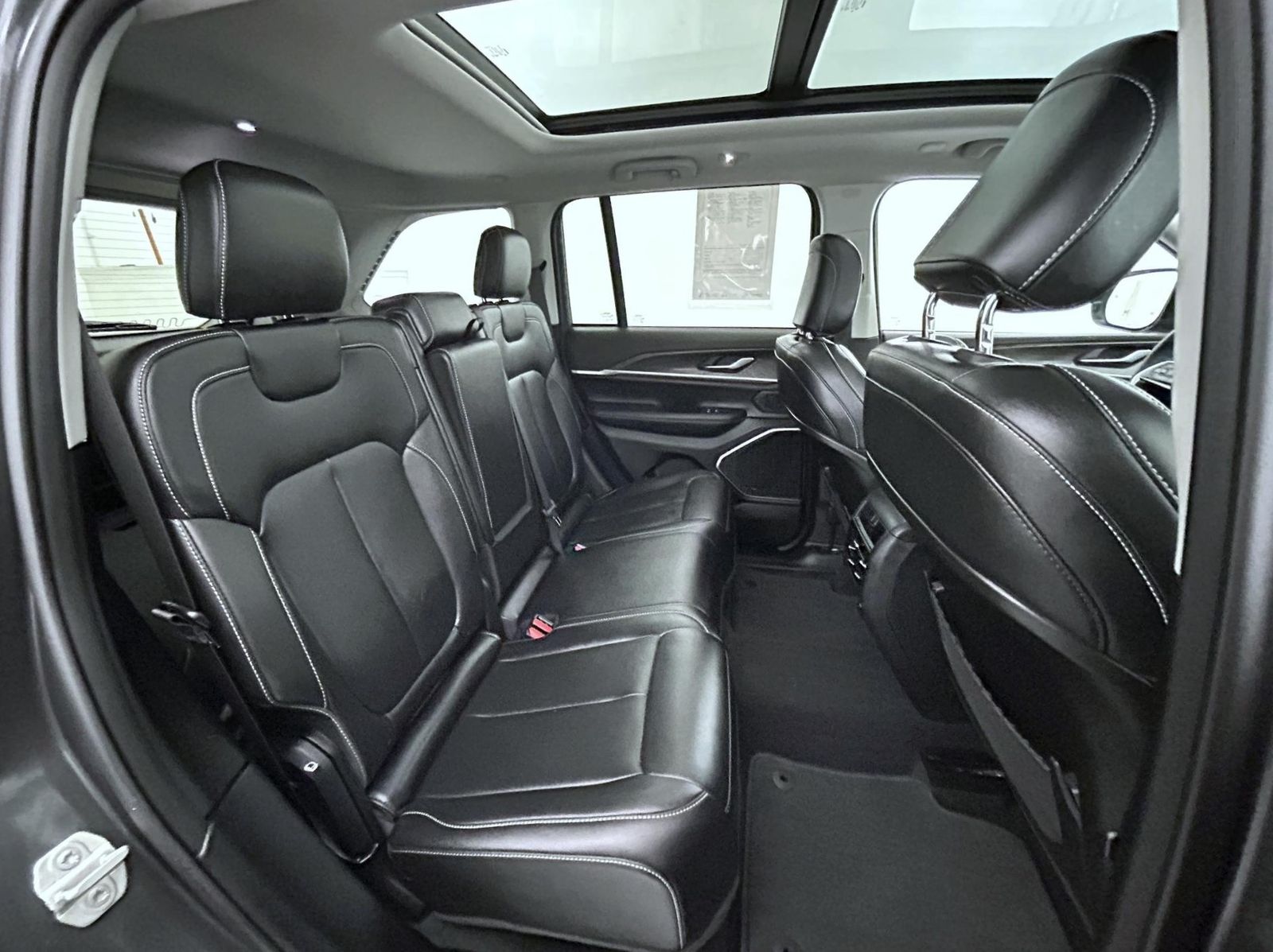 2023 Jeep Cherokee 4xe photo 17