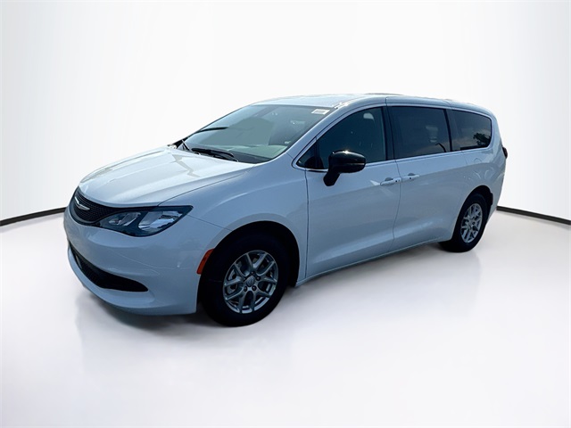 2025 Chrysler Voyager LX photo 2