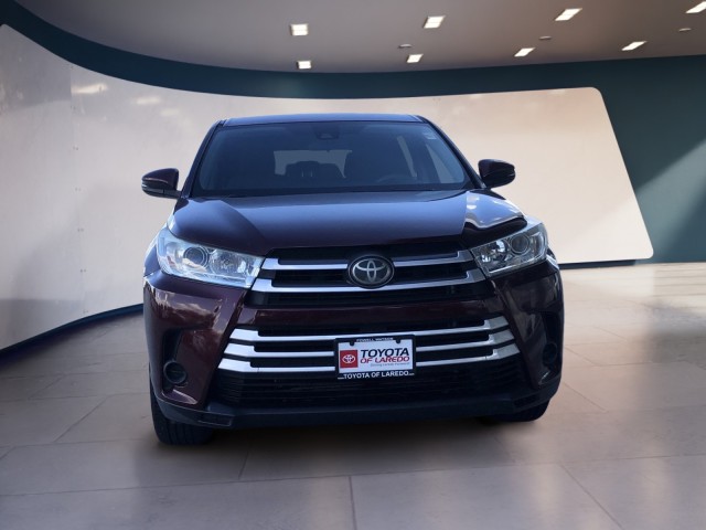 2018 Toyota Highlander LE photo 6