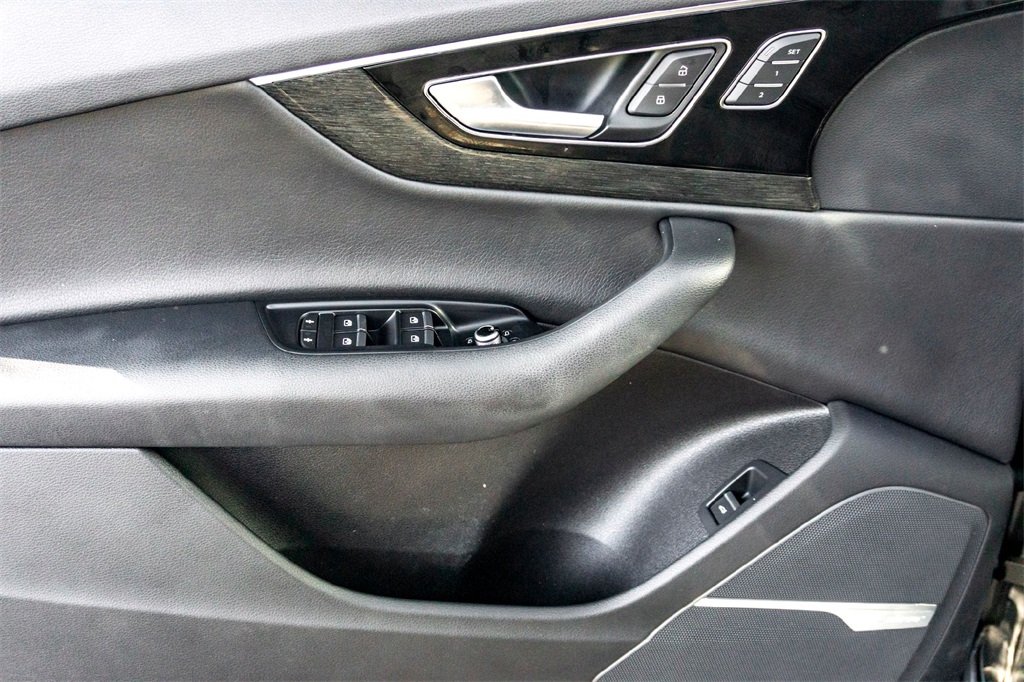 2019 Audi Q7 55 Premium Plus photo 10