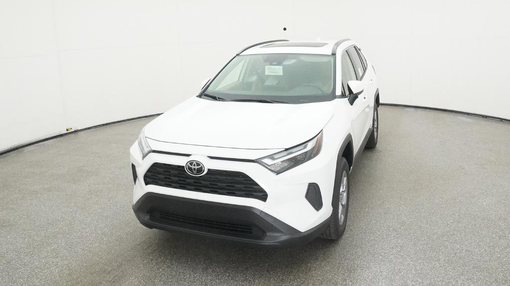 2025 Toyota RAV4 Hybrid XLE photo 3