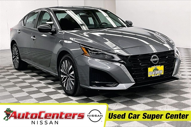 2024 Nissan Altima SV's photo