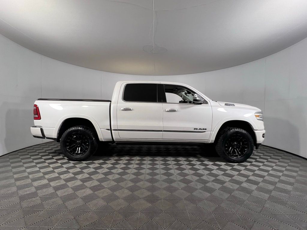 2022 Ram 1500 Limited photo 2