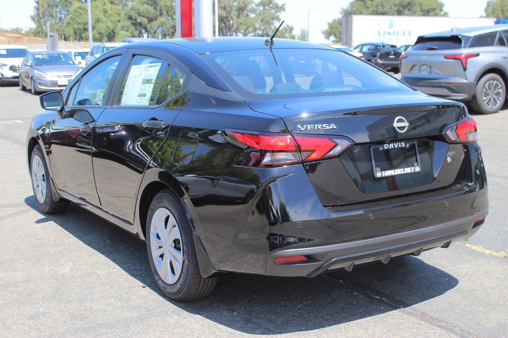 2025 Nissan Versa 1.6 S photo 8
