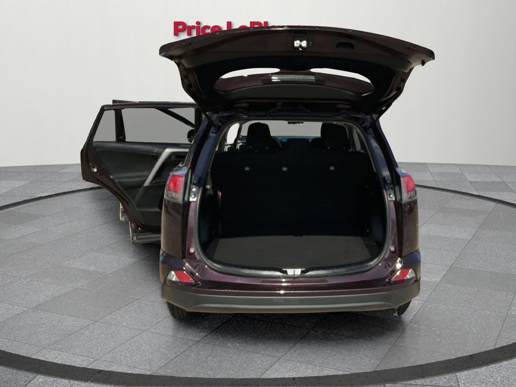 2018 Toyota RAV4 LE photo 22