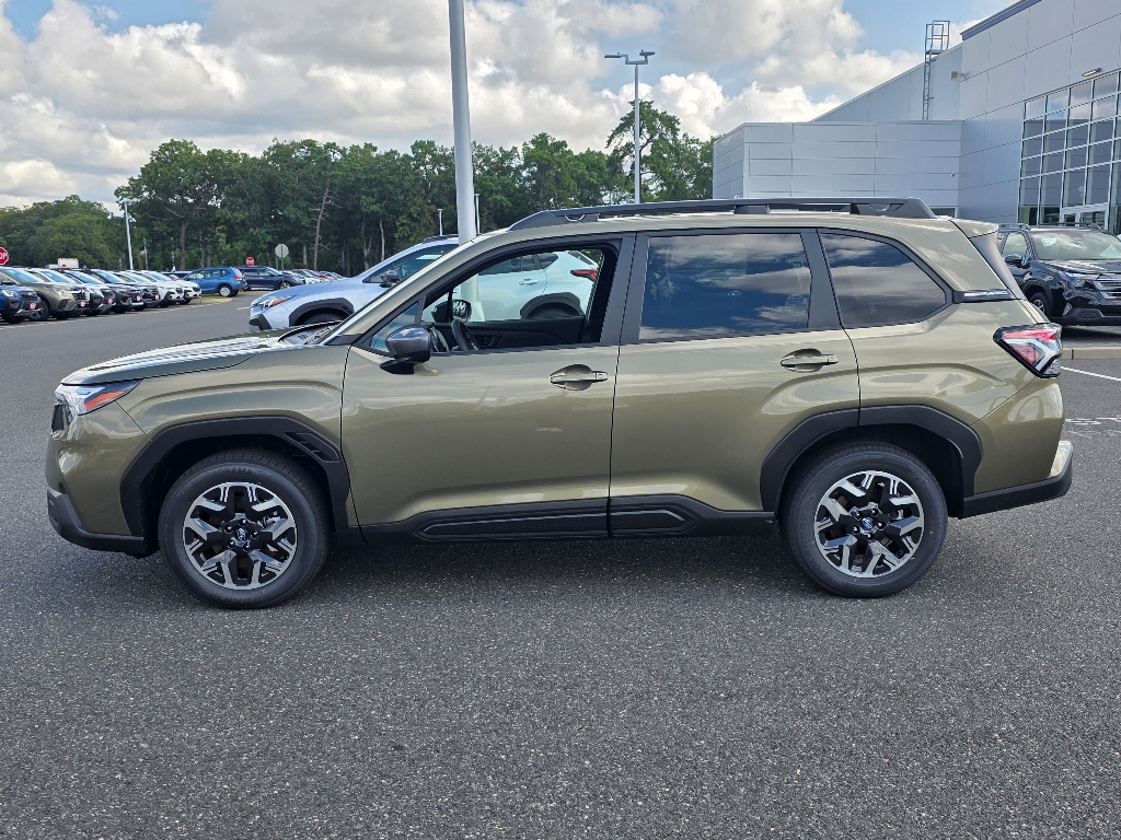 2025 Subaru Forester Premium photo 3
