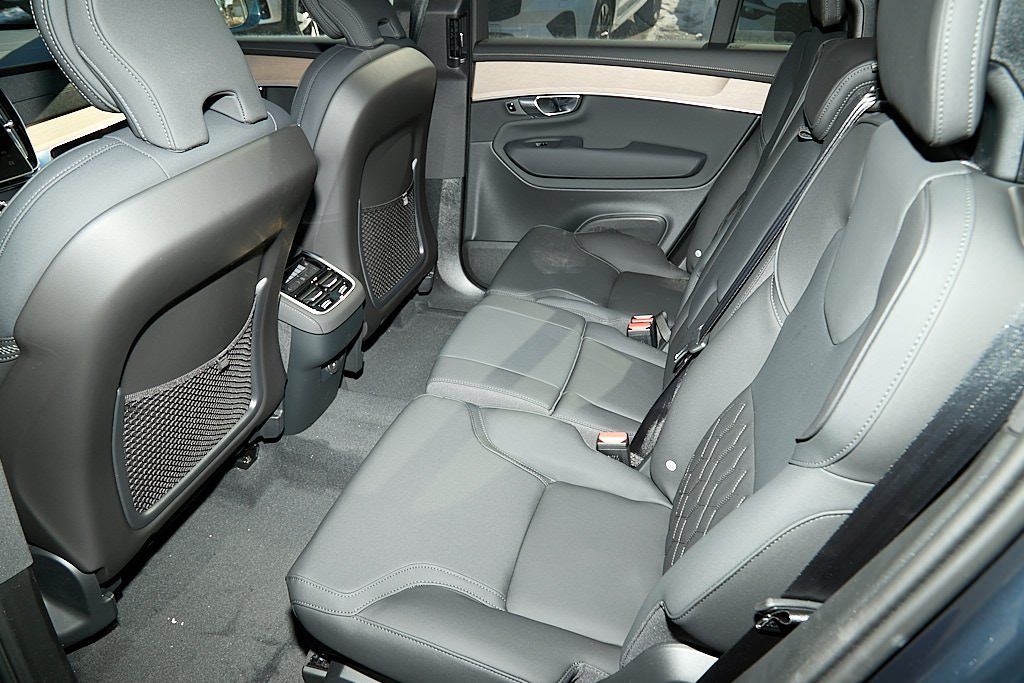 2026 VOLVO XC90 - Image 19