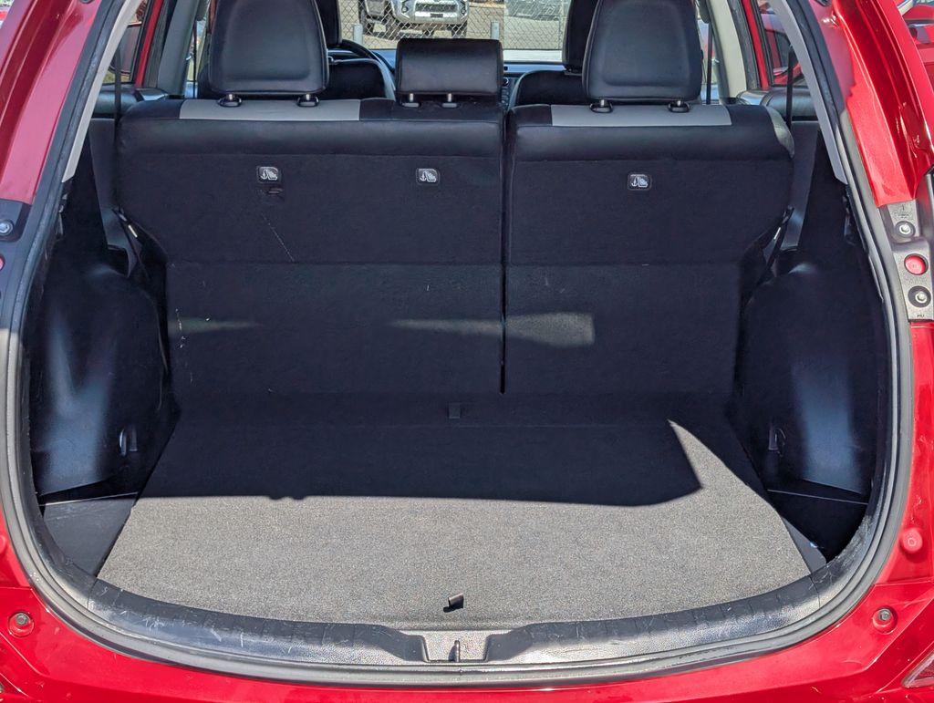 2016 Toyota RAV4 Limited photo 8