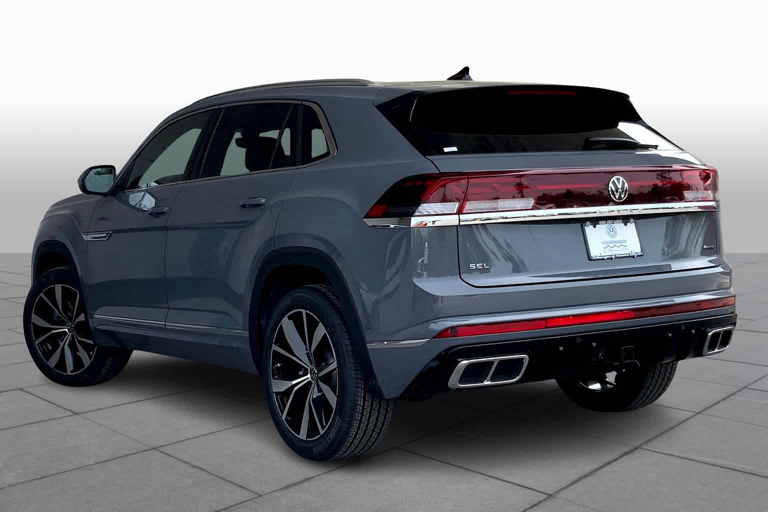 2025 Volkswagen Atlas Cross Sport SEL Premium R-Line photo 9