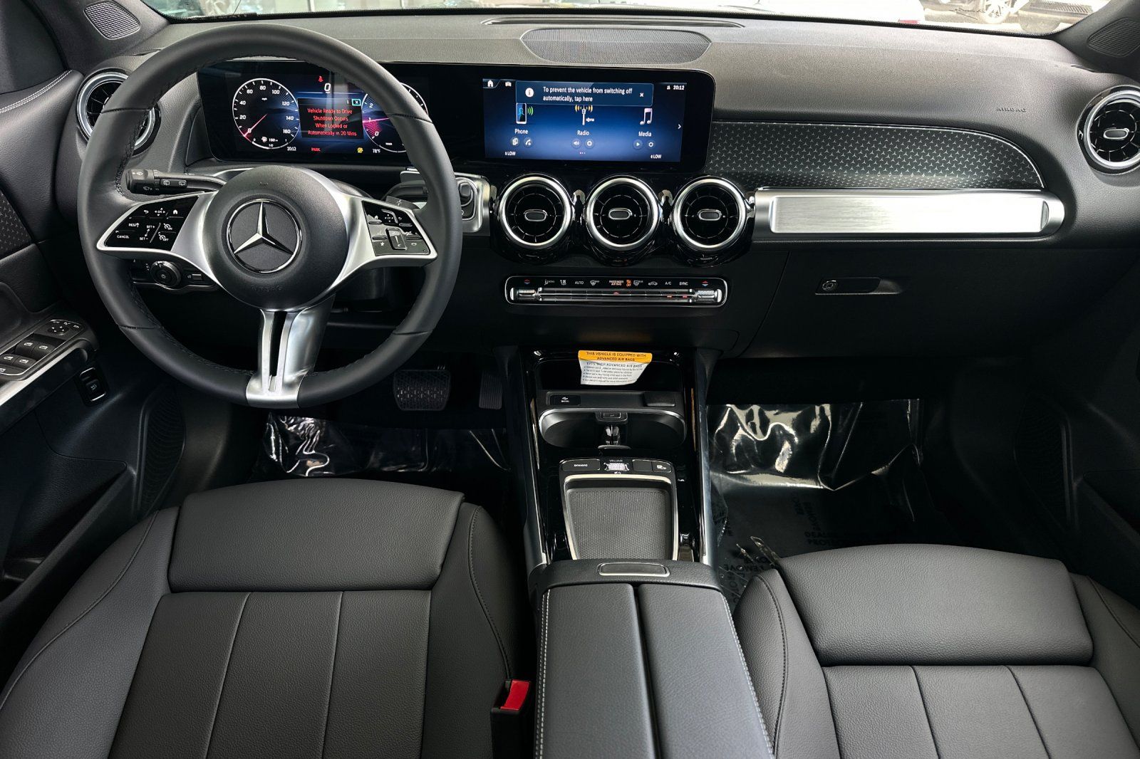 2025 Mercedes Benz GLB 250 photo 2