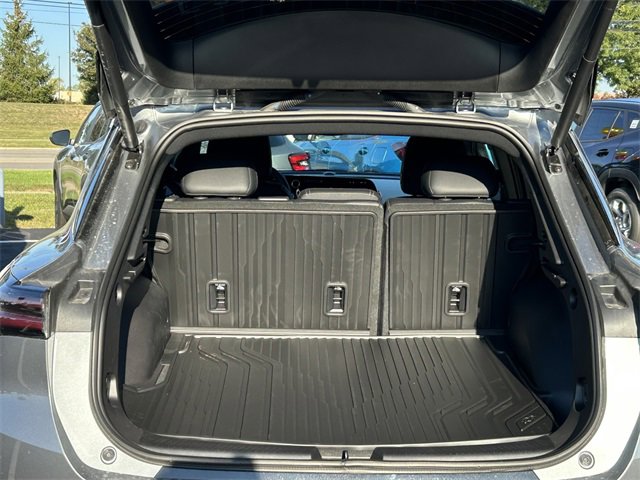 2025 Chevrolet Equinox EV 1LT photo 3