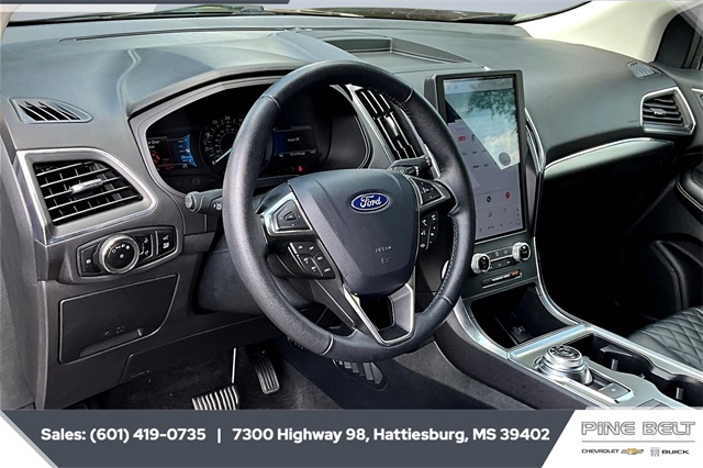 2024 Ford Edge Titanium photo 12