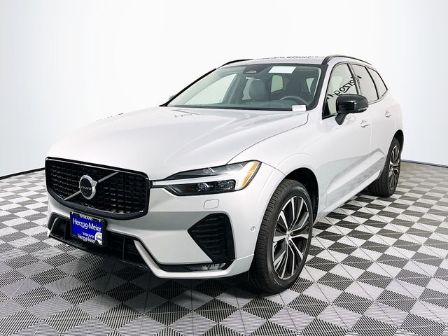 2025 Volvo XC60 B5 Plus photo 2