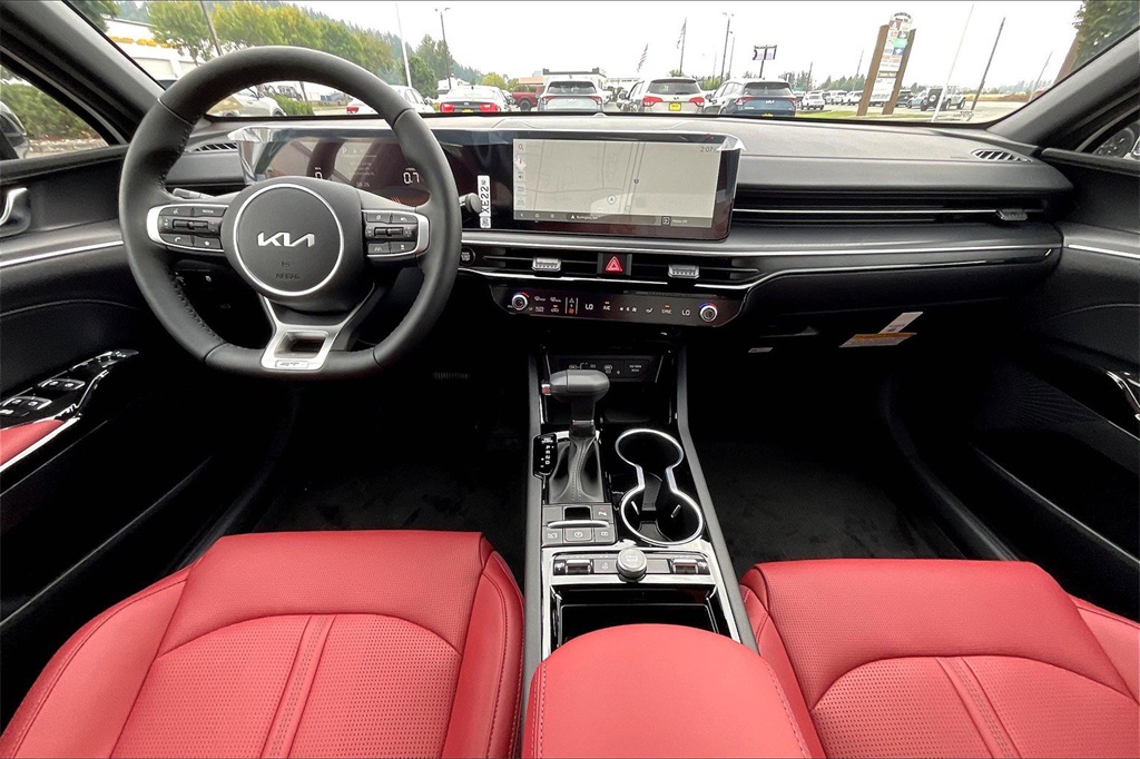 2026 Kia K5 GT-Line photo 4