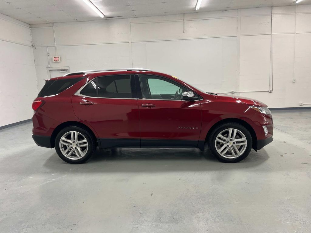 2020 Chevrolet Equinox Premier photo 2