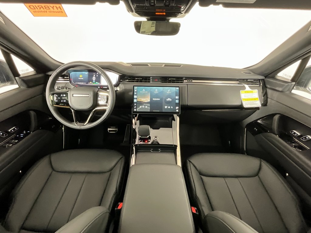 2025 Land Rover Range Rover Sport SE photo 3