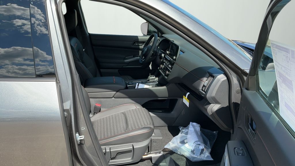 2025 Nissan Pathfinder Rock Creek photo 14