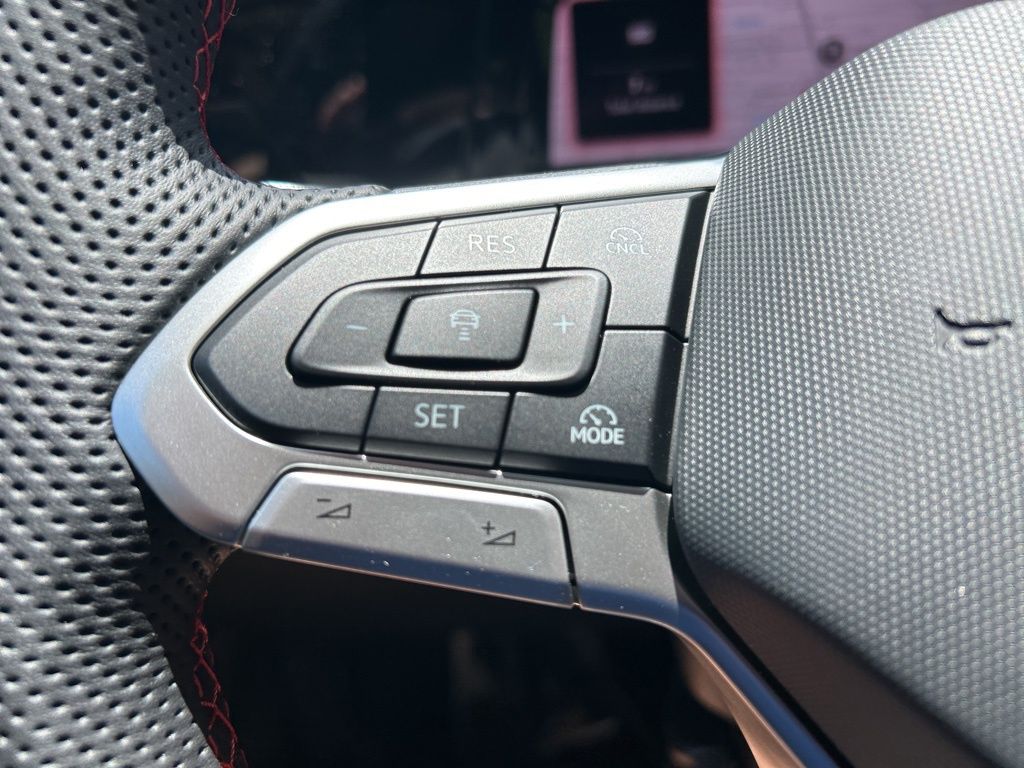 2025 Volkswagen Golf GTI SE photo 17