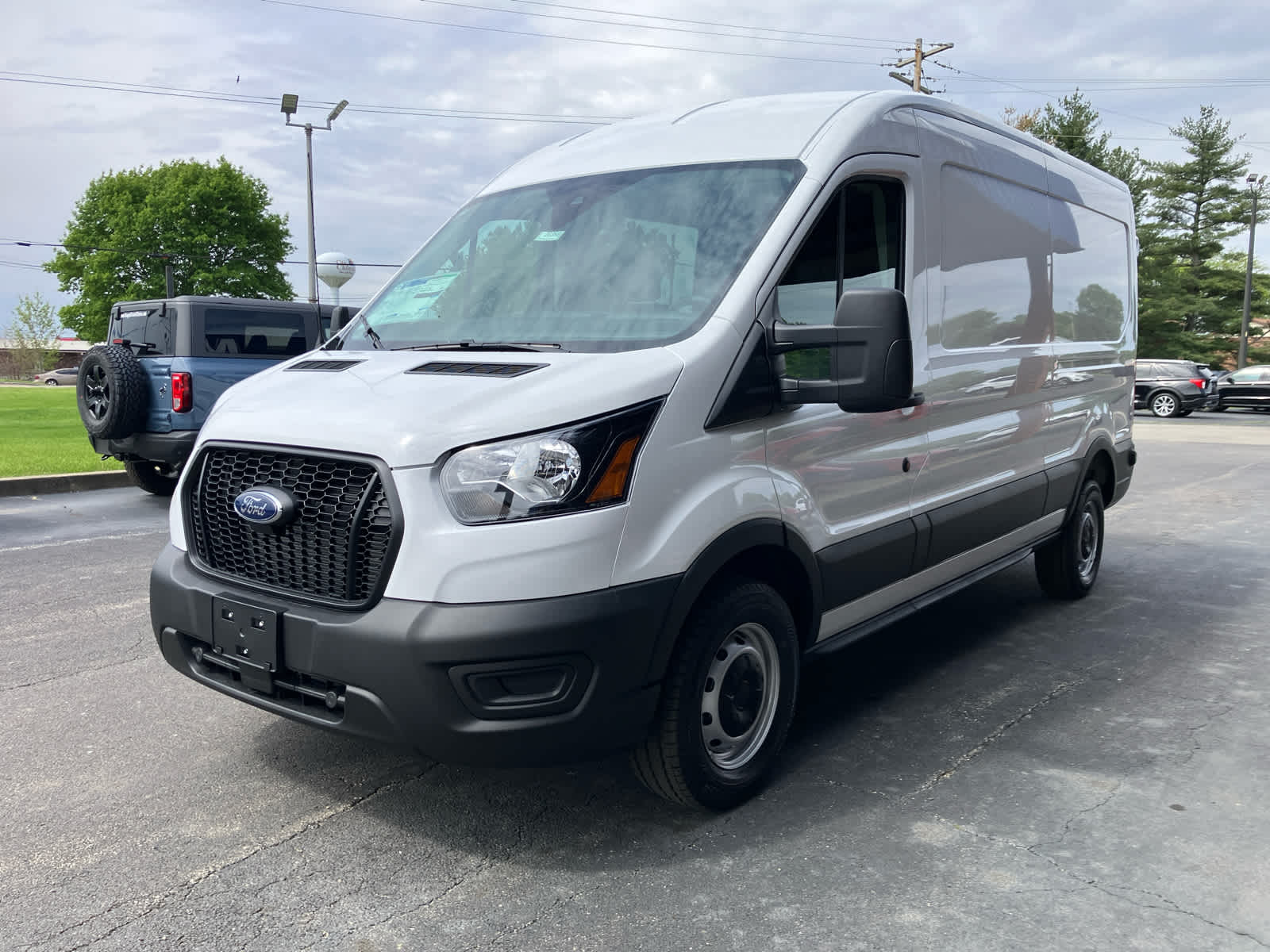2025 Ford Transit Cargo Van photo 4